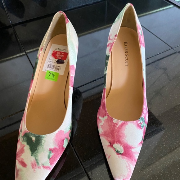 Karen Scott Shoes - Karen Scott